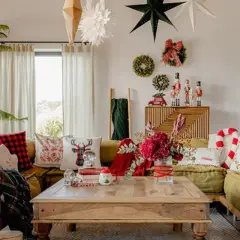 Jak udekorować salon na Boże Narodzenie? Magia świąt krok po kroku.