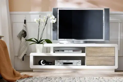 Telewizor w salonie: Jak ustawić go idealnie dla wzroku i stylu?