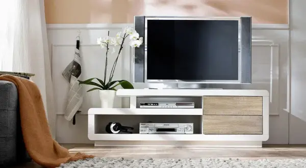 Telewizor w salonie: Jak ustawić go idealnie dla wzroku i stylu?