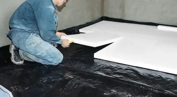 Jaki styropian na podłogę pod wylewkę? Wybierz mądrze i oszczędzaj!