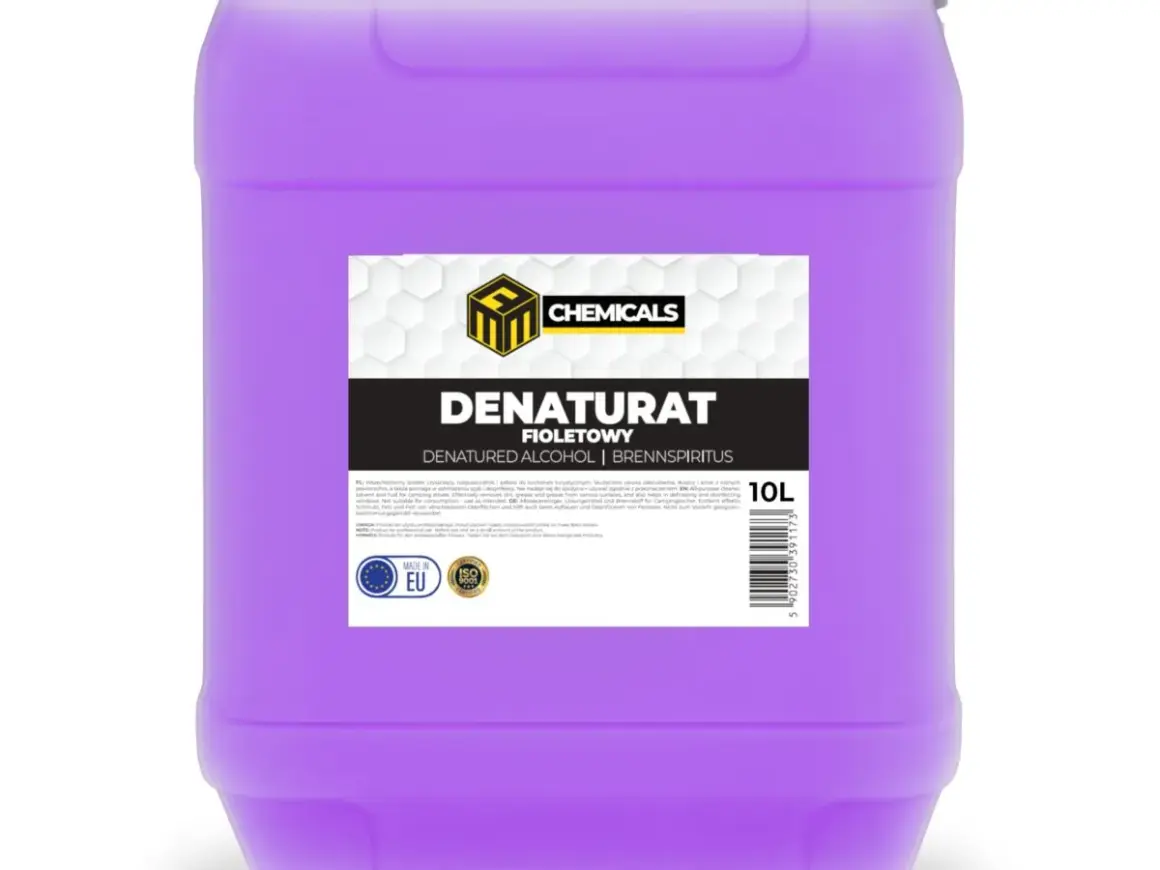 Fioletowy denaturat w 10-litrowym kanistrze, produkt do czyszczenia i dezynfekcji.