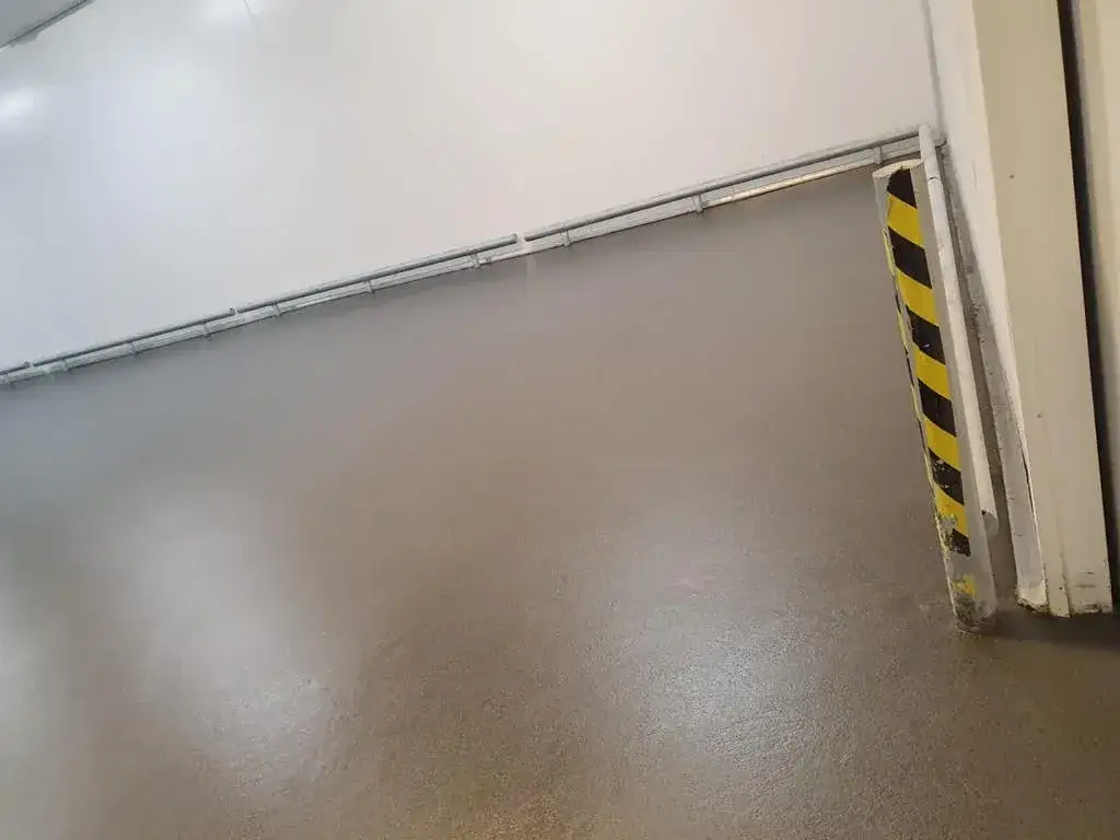 Rodzaje posadzek garażowych porównanie